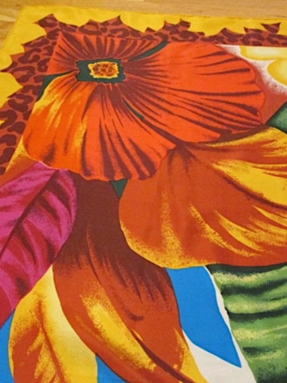 NWOT Square Orange Red Blue Green Tropical Satin Silk Scarf
